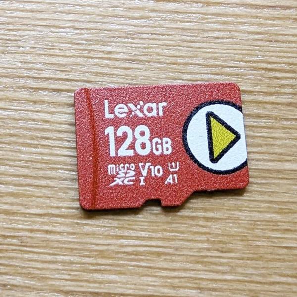 Lexar PLAY microSDXC: обзор карты памяти с ярким дизайном